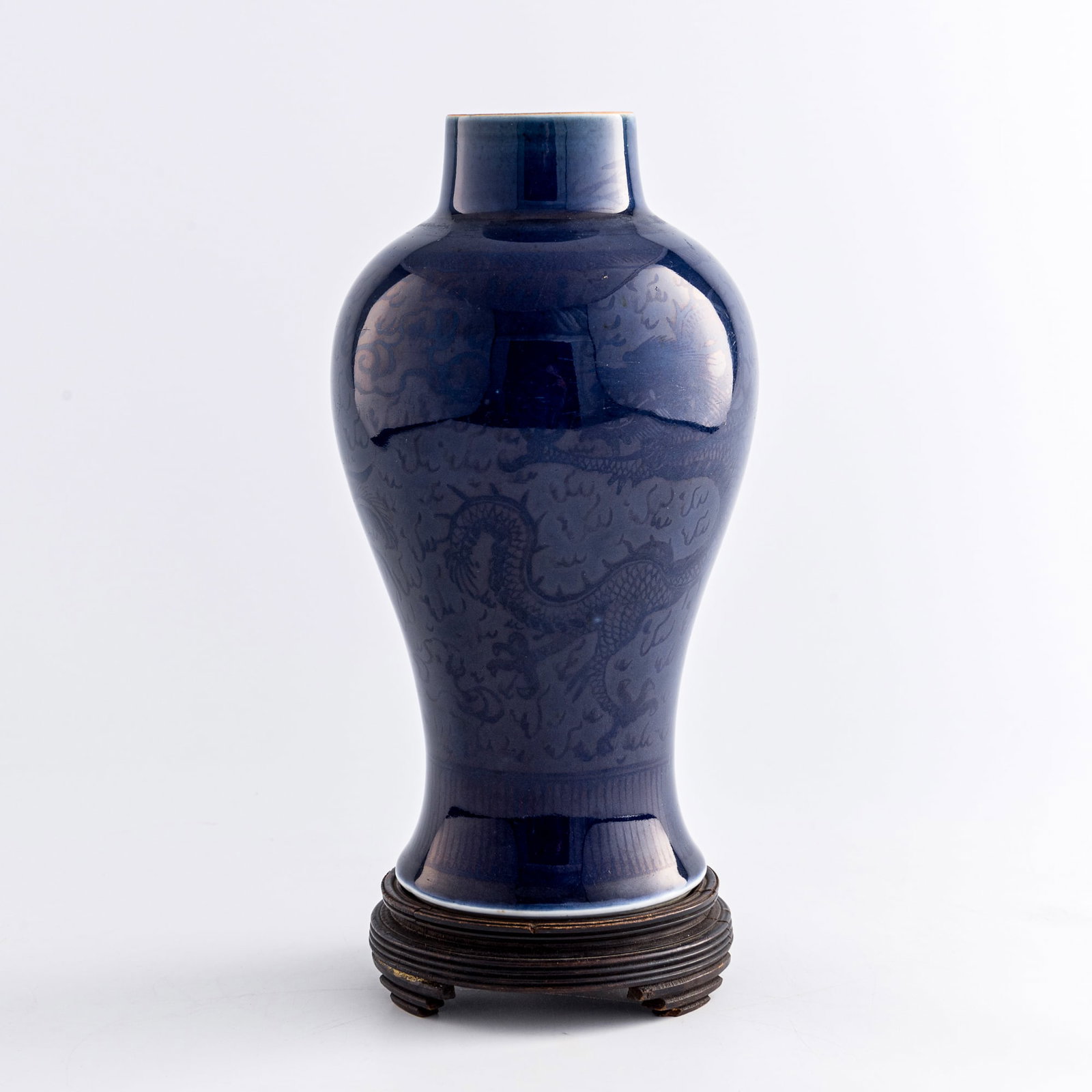 A Chinese blue-glazed jar, 18th century (1 of 9)