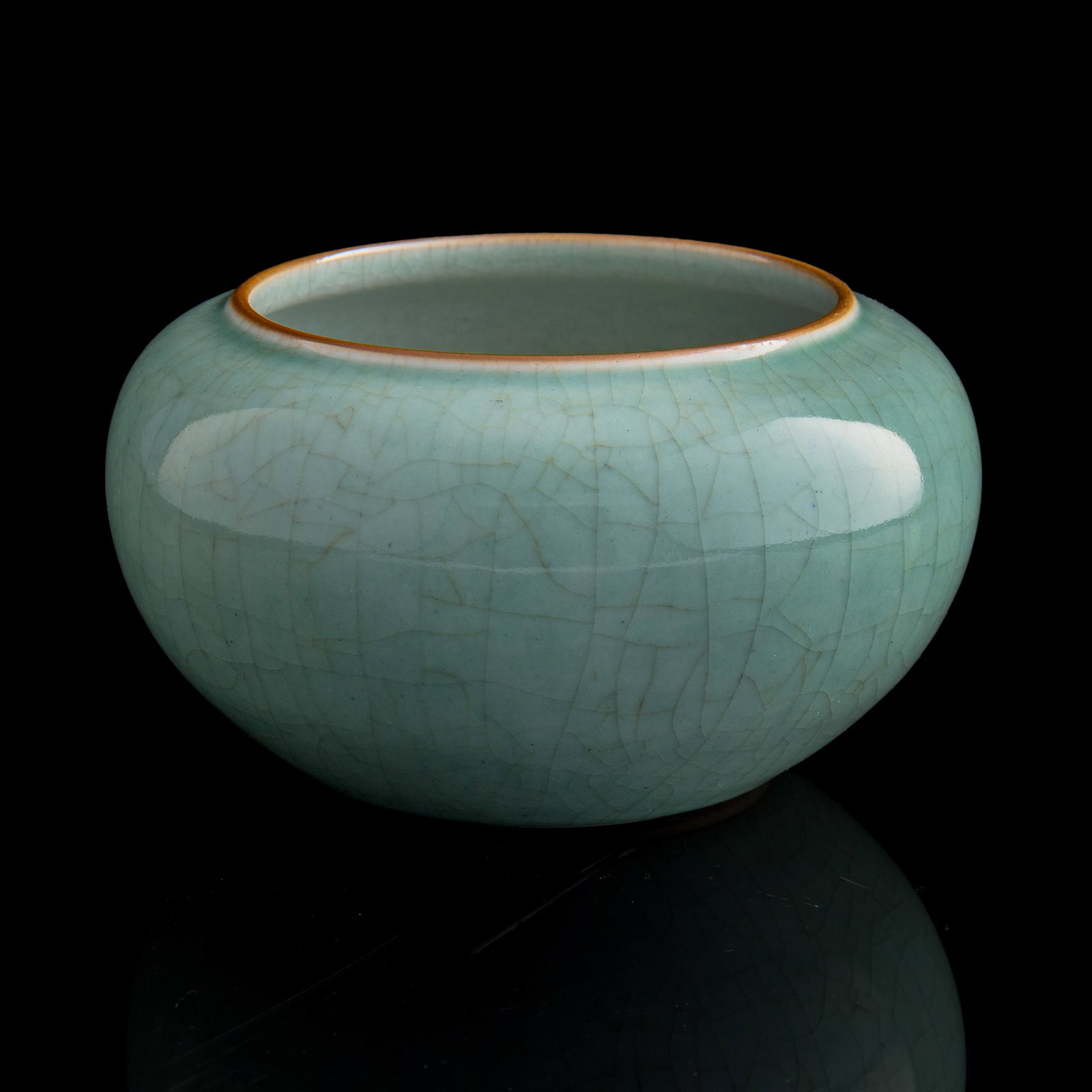 A Chinese celadon brush washer, 19th century (1 of 8)
