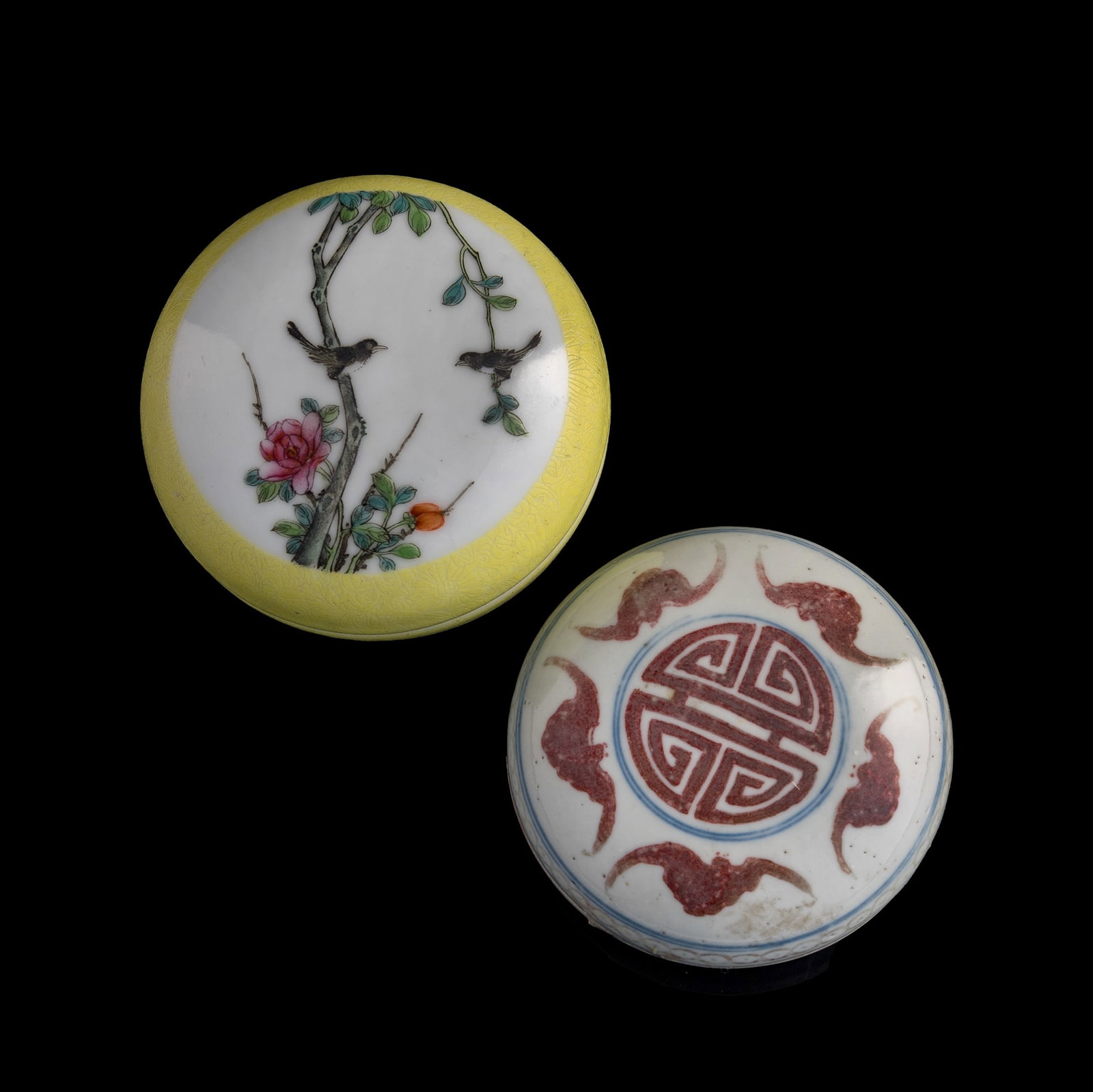 Two Chinese porcelain seal paste boxes, Qing dynasty/Republic period (1 of 9)