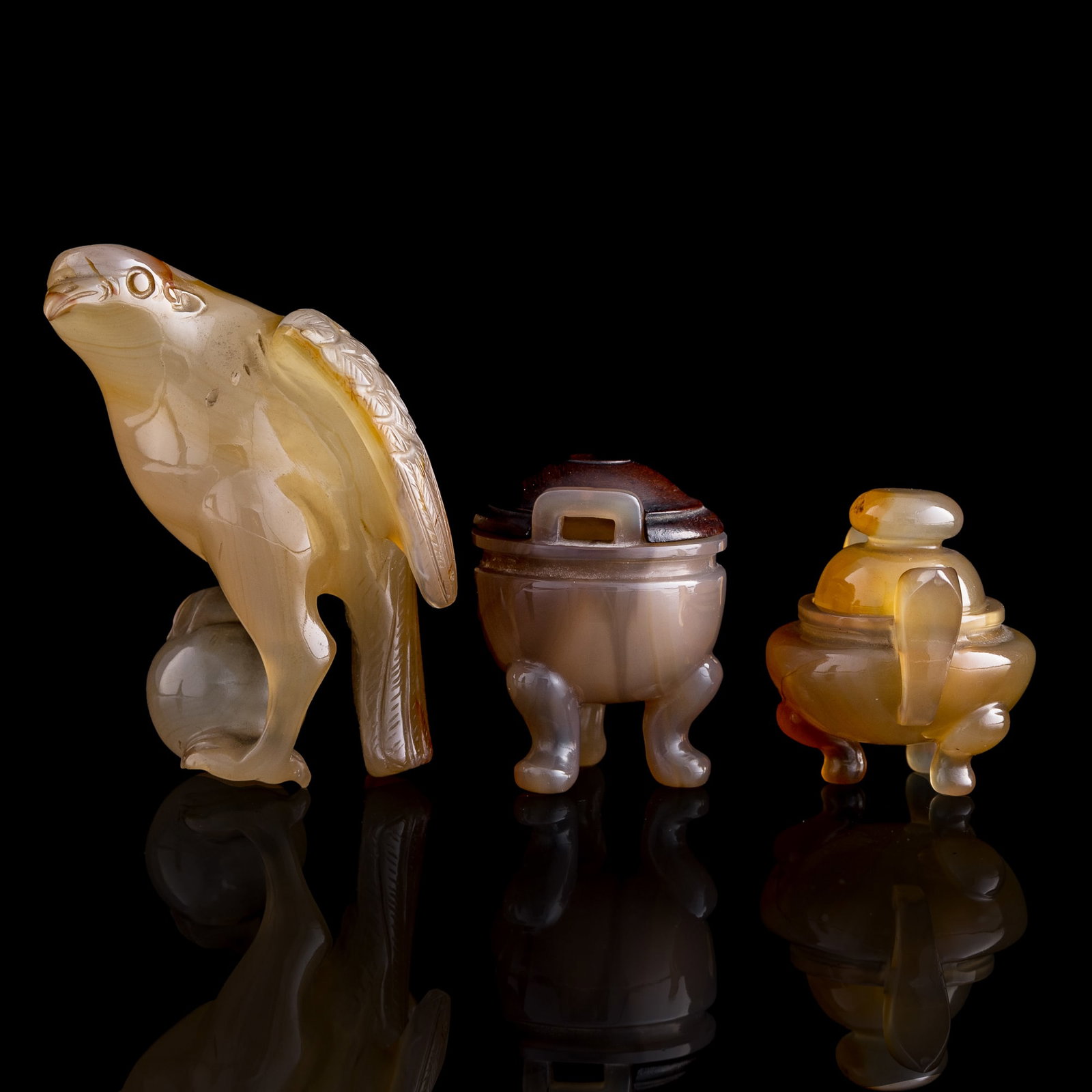 Three assorted Chinese agate objects, 18th/19th century - 2