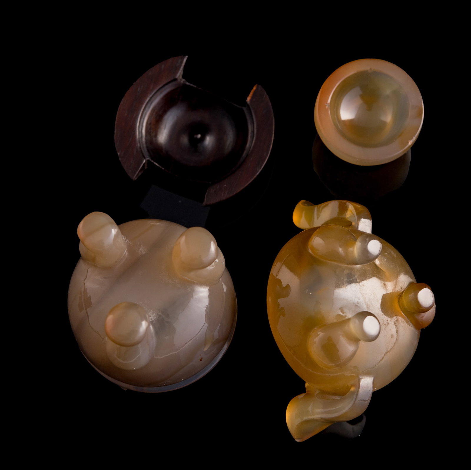 Three assorted Chinese agate objects, 18th/19th century - 6