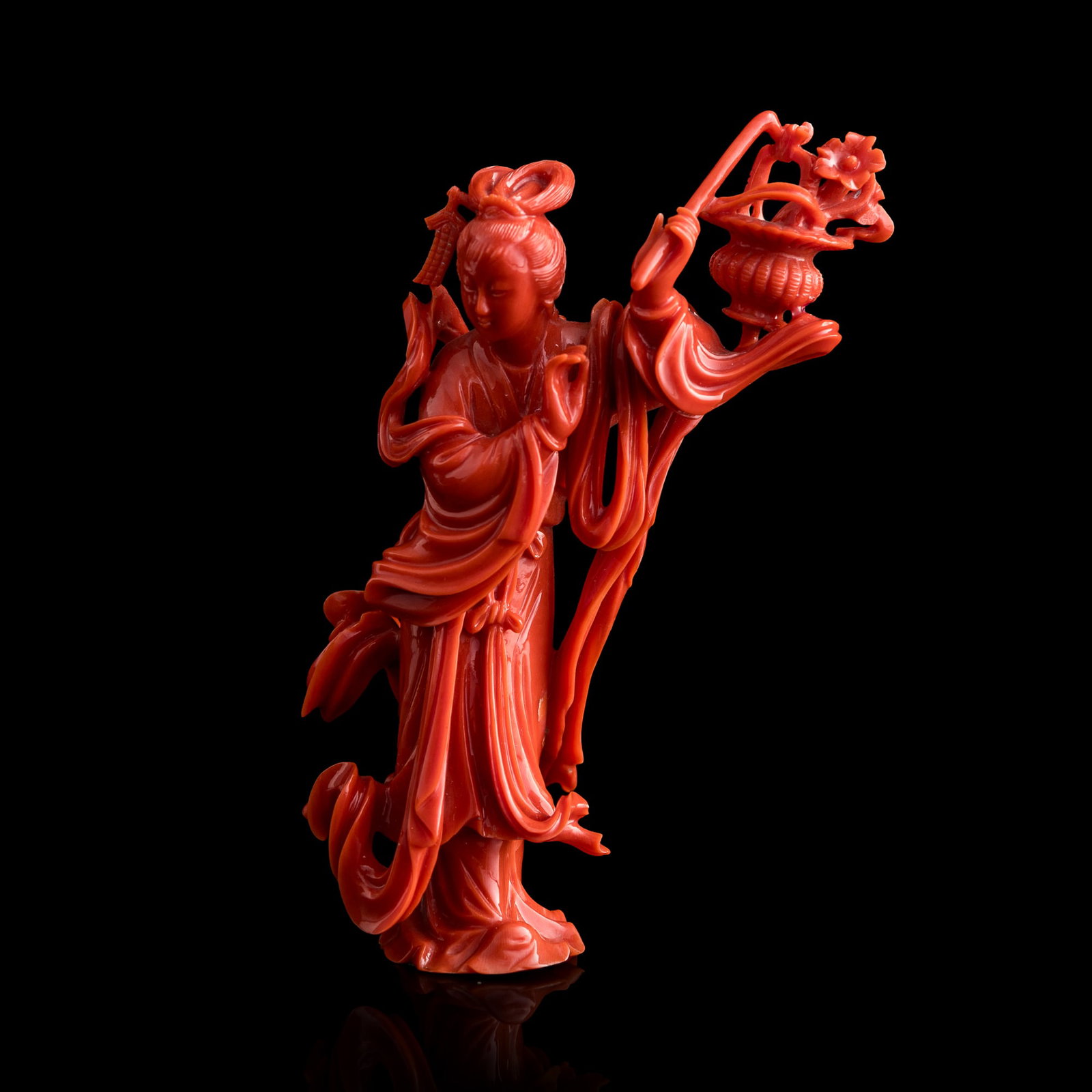 A Chinese carved coral figure of a court lady, early 20th century (1 of 9)