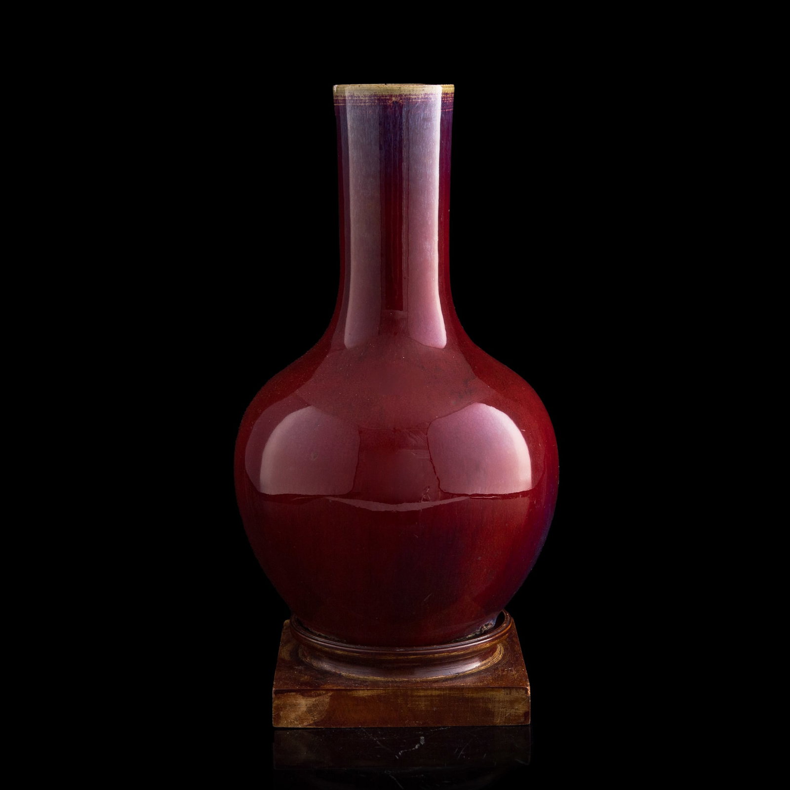 A Chinese flambe-glazed tianqiuping vase, early 19th century (1 of 7)