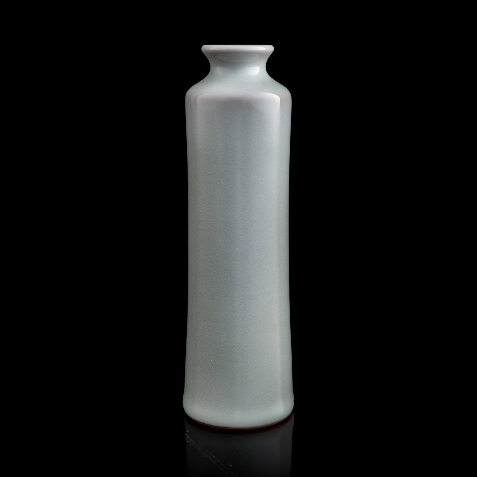 A Hsiao Fang kiln sky-blue-glazed sleeve vase, Modern (1 of 10)