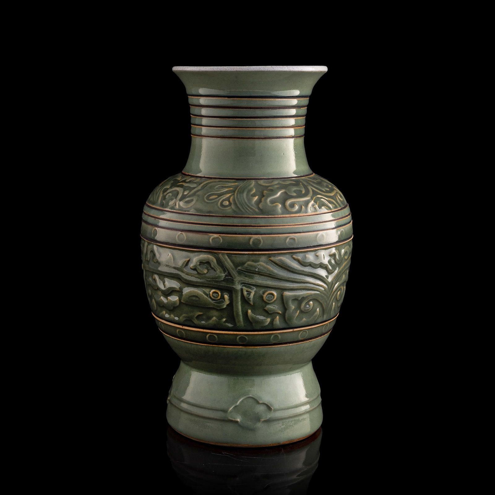 A Chinese molded celadon-glazed ribbed zun vase, 19th century (1 of 10)