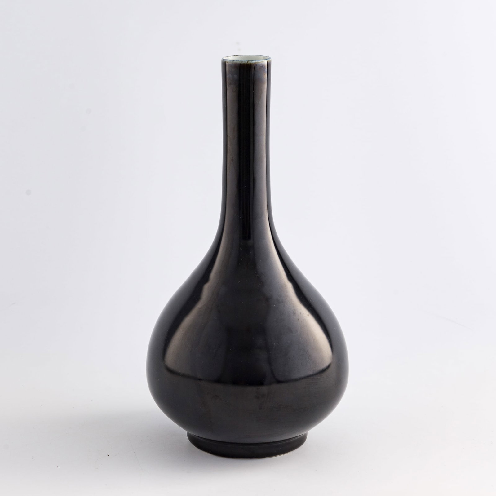 A Chinese black-glazed danping vase, Qing dynasty (1 of 7)
