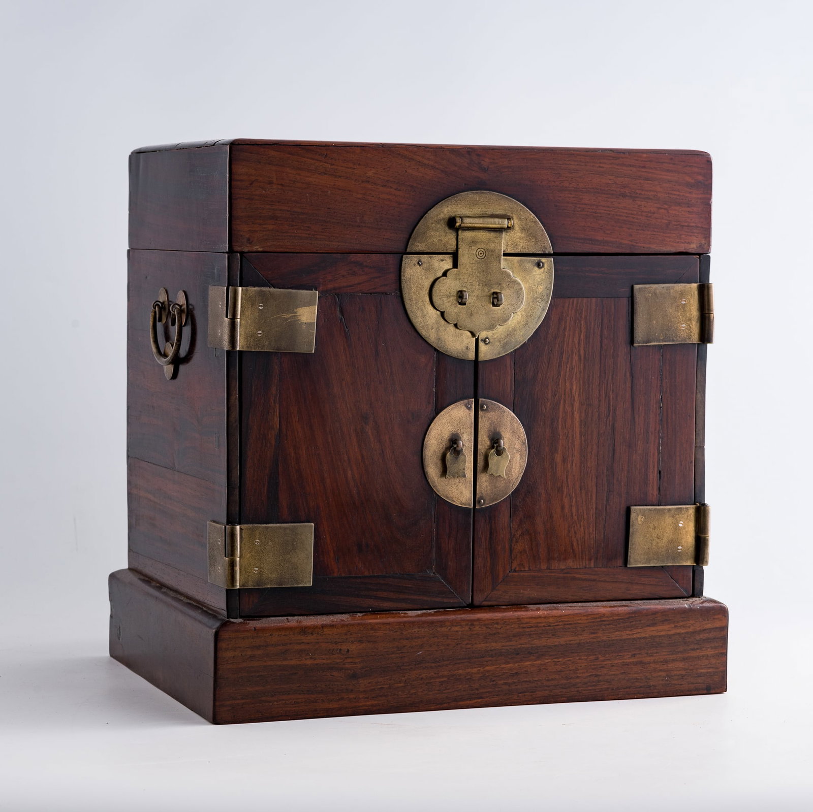 A Chinese Huanghuali seal chest (Guanpixiang), 18th century (1 of 13)