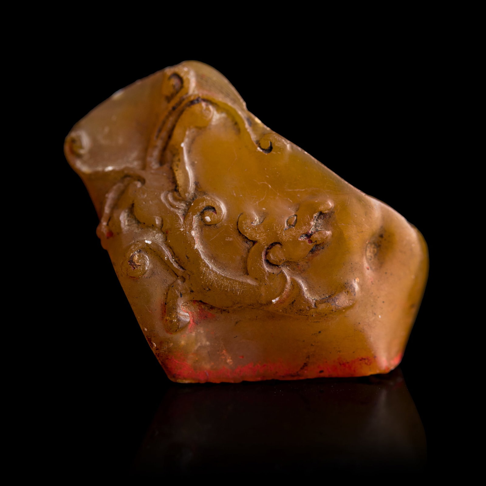 A Chinese 'chilong' seal, possibly Tianhuang stone, Qing dynasty/Republic period: A Chinese 'chilong' seal, possibly Tianhuang stone Qing dynasty/Republic period H: 3/4, W: 1, D: 3/8 in. (H: 1.9, W: 2.5, D: 1 cm.) Weight: 5 g Private collection, Southern California.