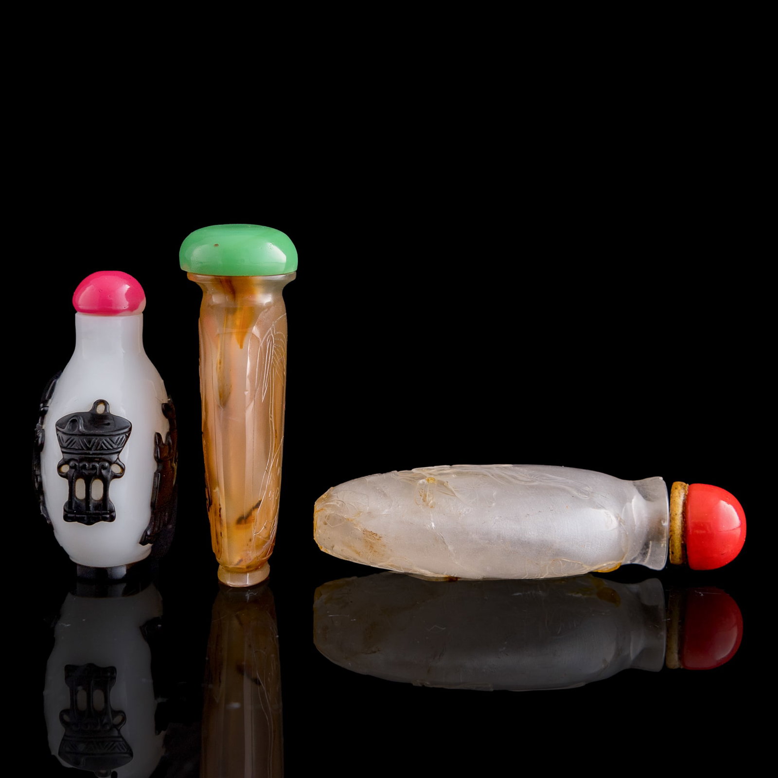 Three assorted Chinese snuff bottles, Qing dynasty - 3