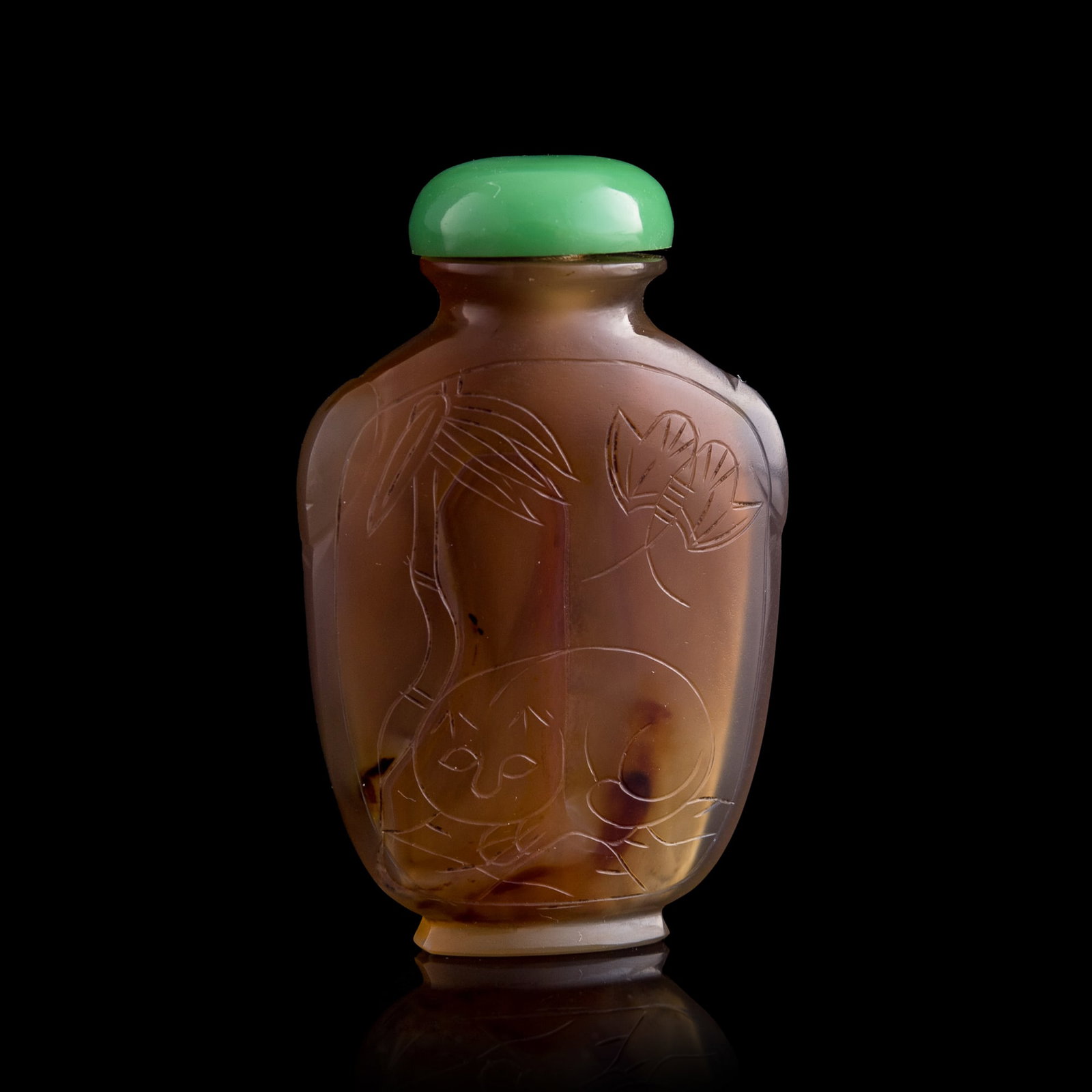 Three assorted Chinese snuff bottles, Qing dynasty - 6