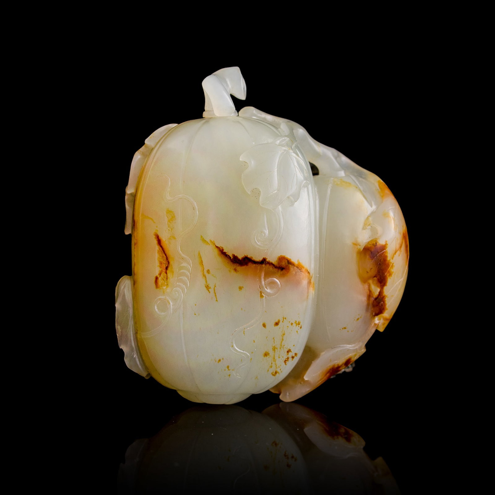 A Chinese white jade melon-form snuff bottle, 18th century (1 of 9)
