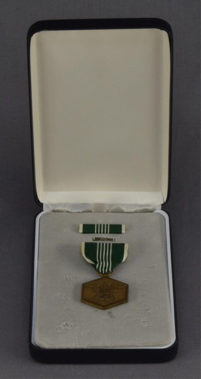 US Desert Storm Gulf War Cased Army Bronze Star: US Iraqi War Desert Storm Gulf War Boxed & Cased Army Bronze Star Decoration. The card board box is dated '6/91'. Also included is cased US Army Commendation Decoration. Both medals include the lapel 