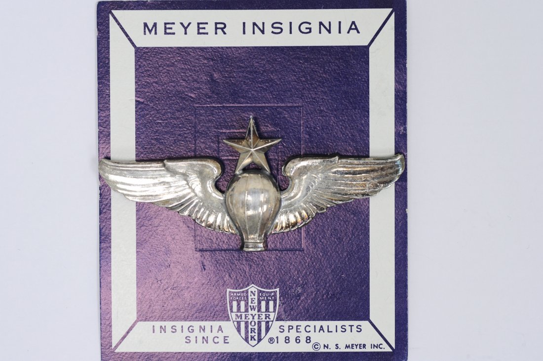 USAAF WWII Senior Balloon Pilot Wing: USAAF WWII Army Air Force Senior Balloon Pilot Wing. Measures 3 1/16" wide. Maker marked 'Meyer New York' in their shield logo & 'Sterling'. Mounted on the 'NS Meyer' car board card. Pin back. Conditi
