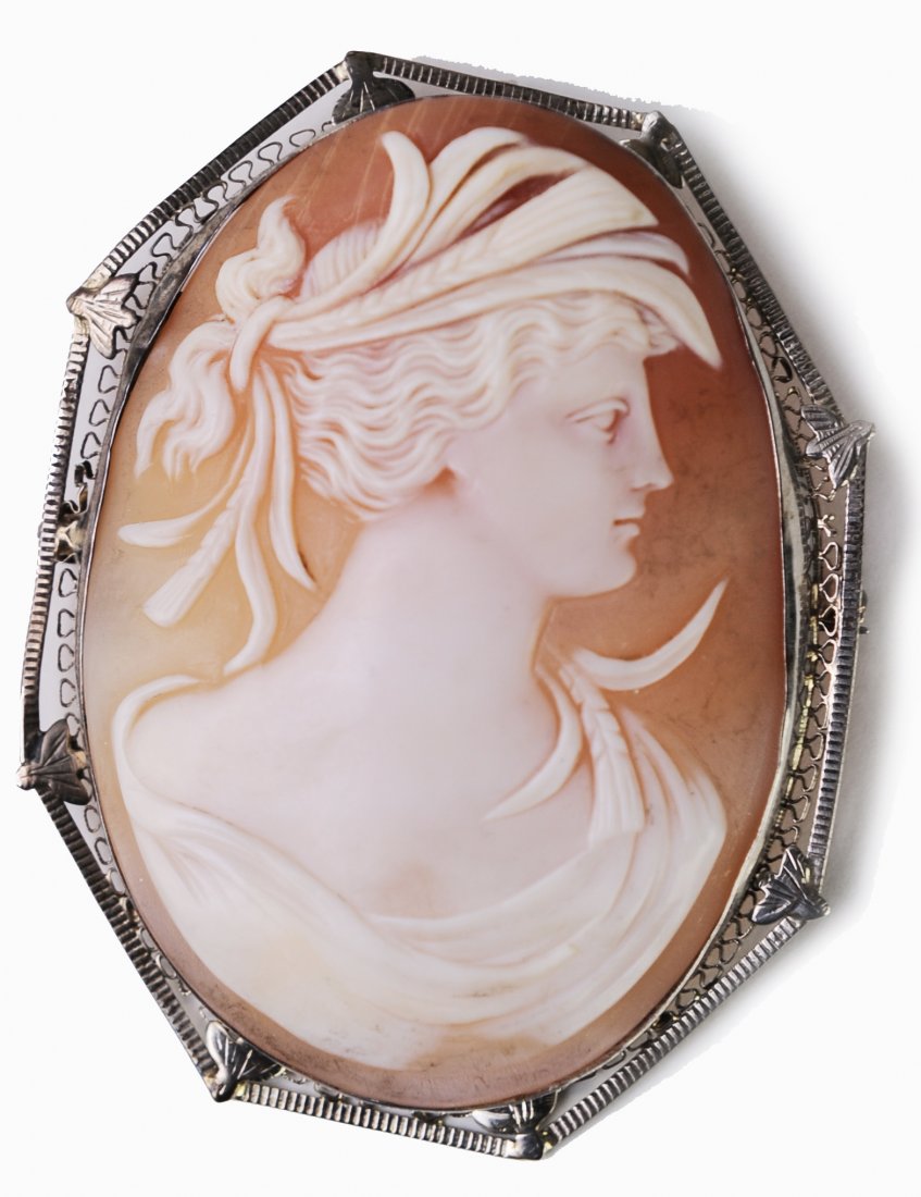 Shell Cameo set in Silver Filigree (1 of 3)