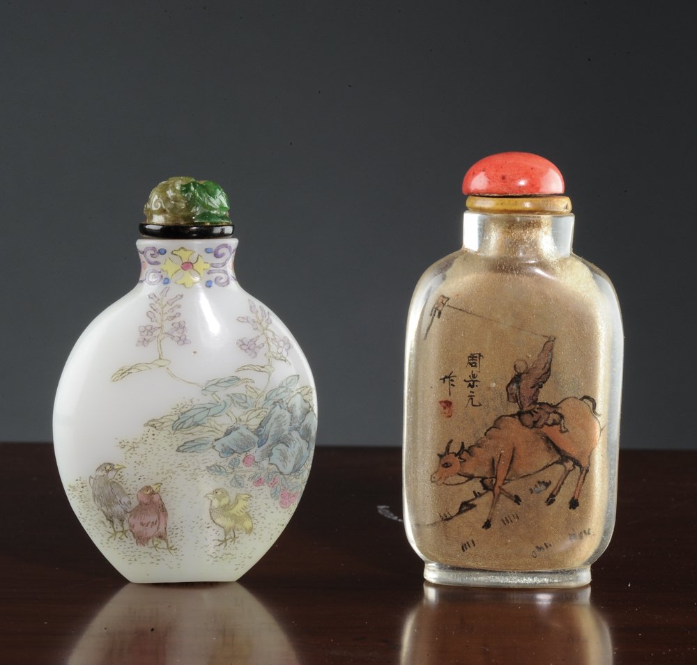 Two Glass Snuff Bottles in an Old Box (1 of 10)