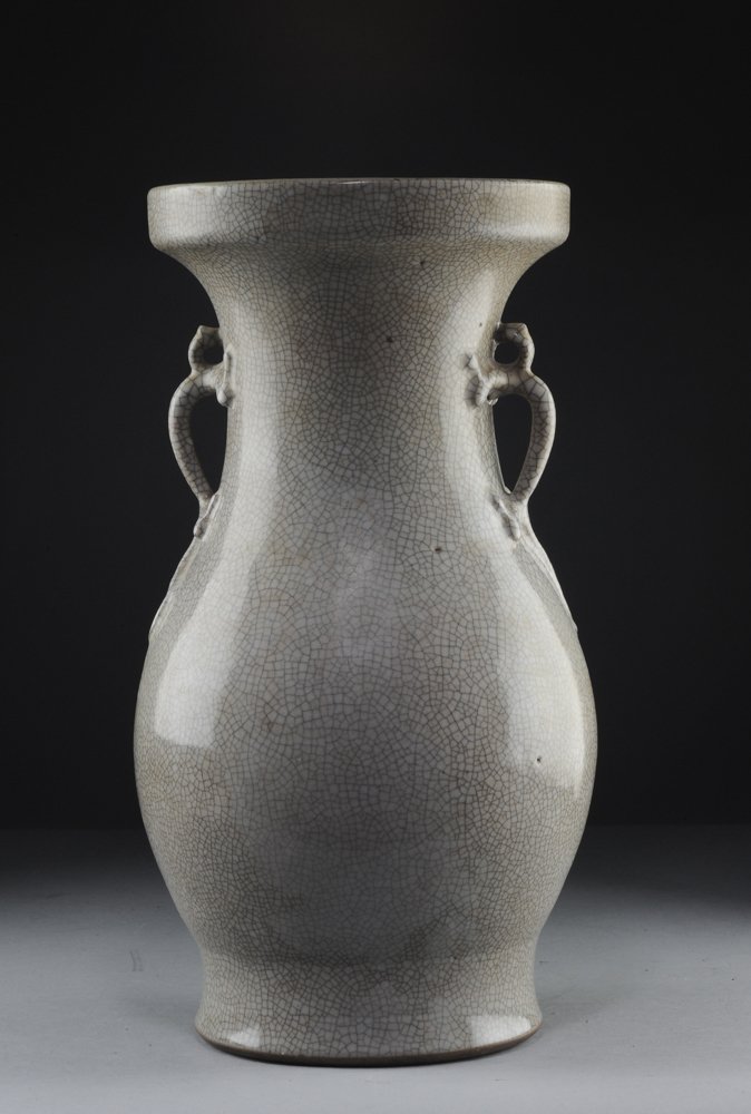 An 18th Century Ge Type Vase With Two Handles (1 of 10)