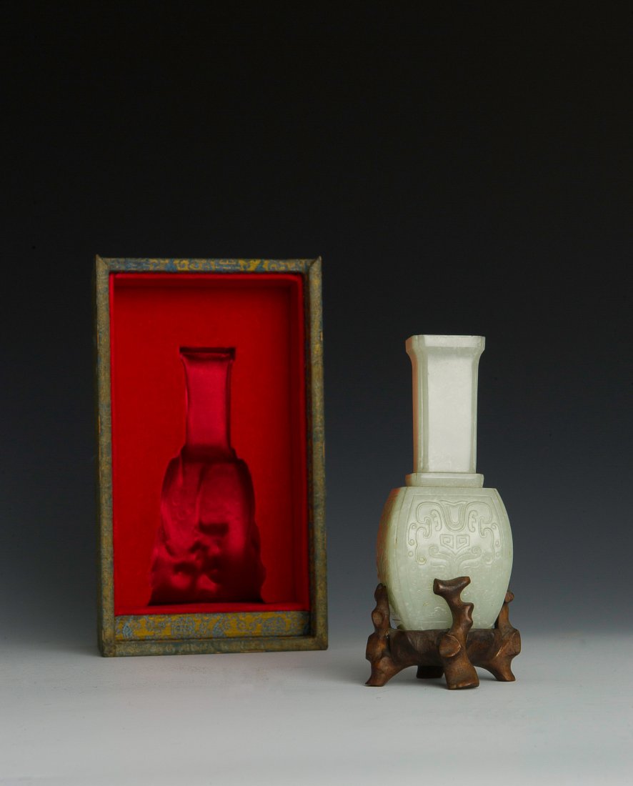 Carved Jade Vase w/ Old Box, Qing Dynasty (1 of 9)