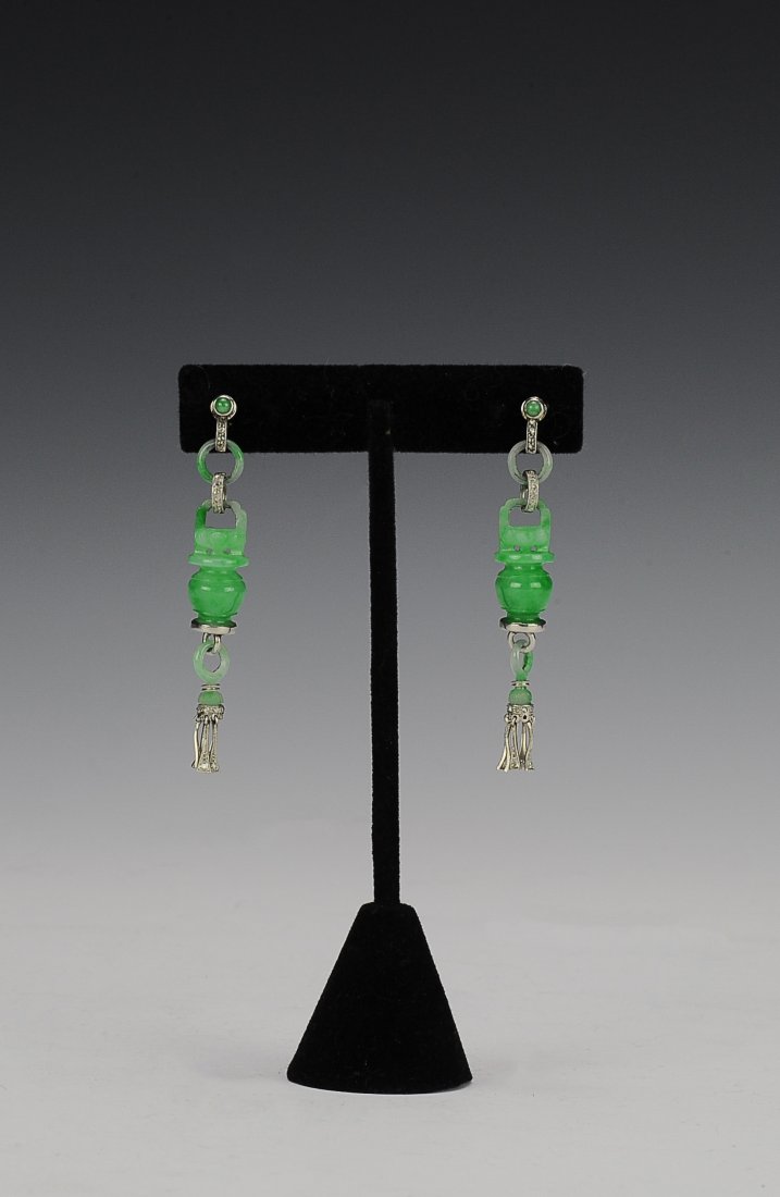 Pair of Jadeite Lantern Earrings, Qing Dynasty (1 of 5)