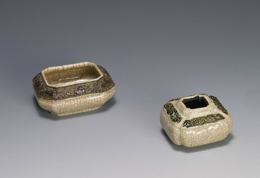 2 Ge Glazed Brush Pots, 18th - 19th C. (1 of 9)