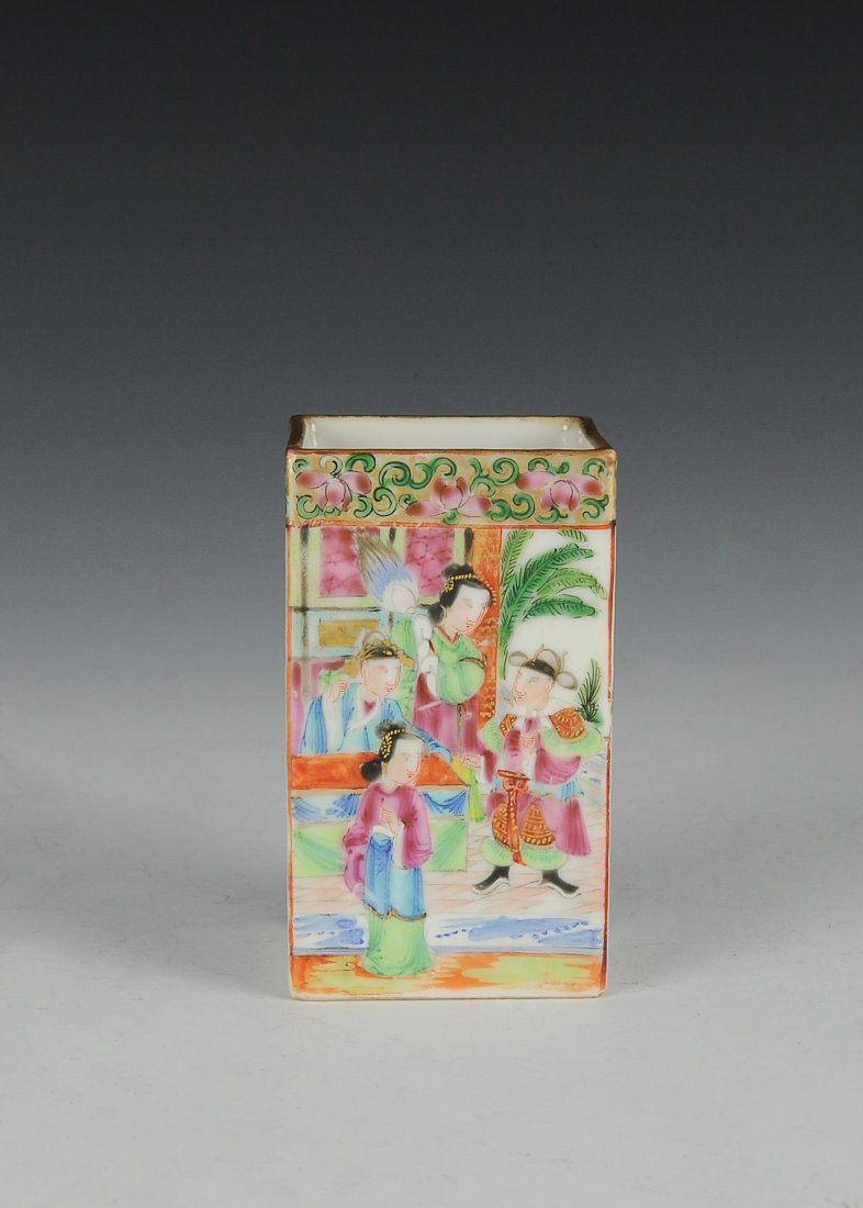Square Guang-Cai Brush Pot, Late Qing Dynasty (1 of 6)
