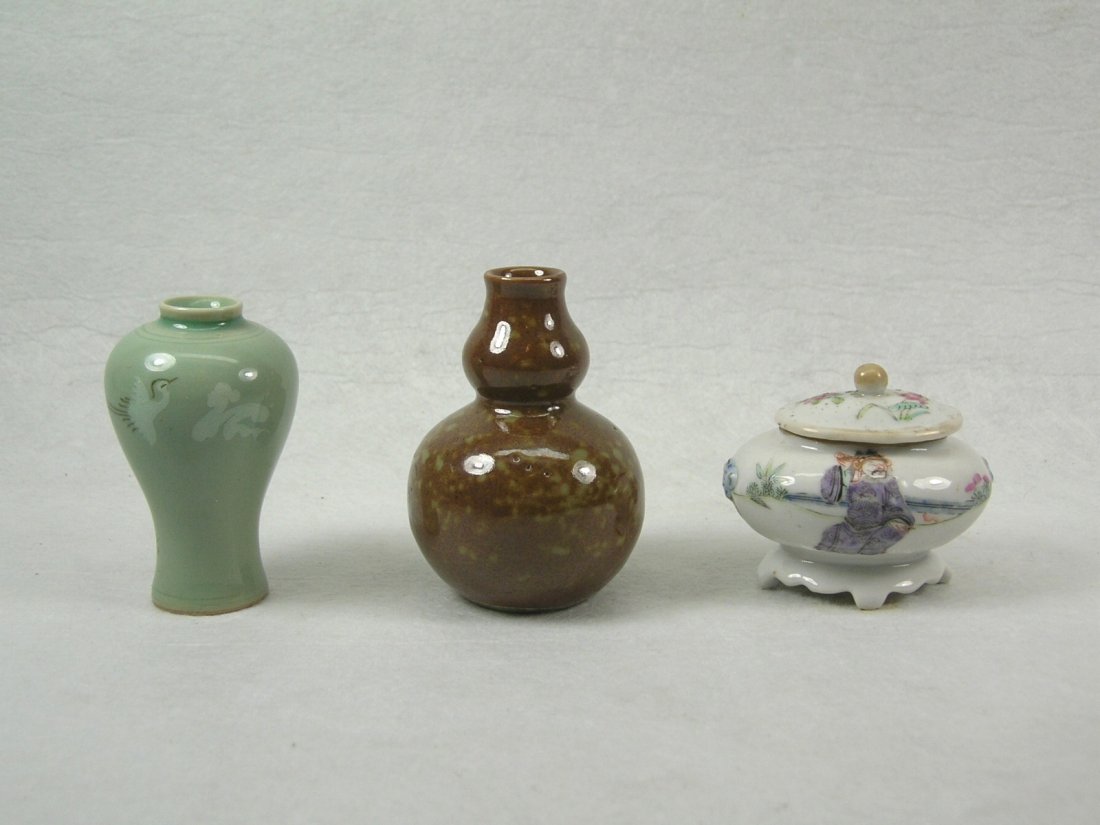 Three Mini Porcelain Vases Scholar's Table Wares (1 of 10)