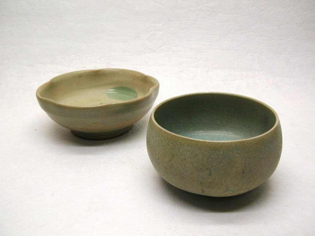 Two Chinese Ming Dynasty Shallow Bowls (1 of 10)