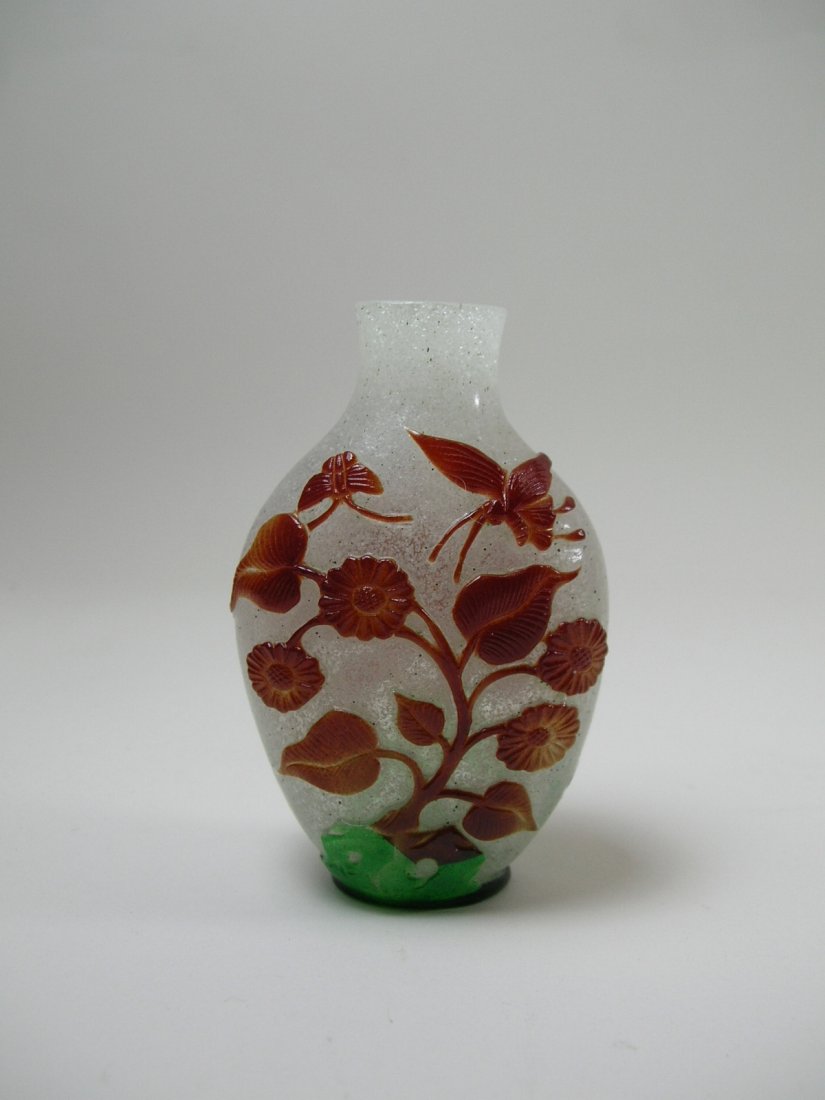 Chinese Overlay Carved Glass Snuff Bottle (1 of 8)