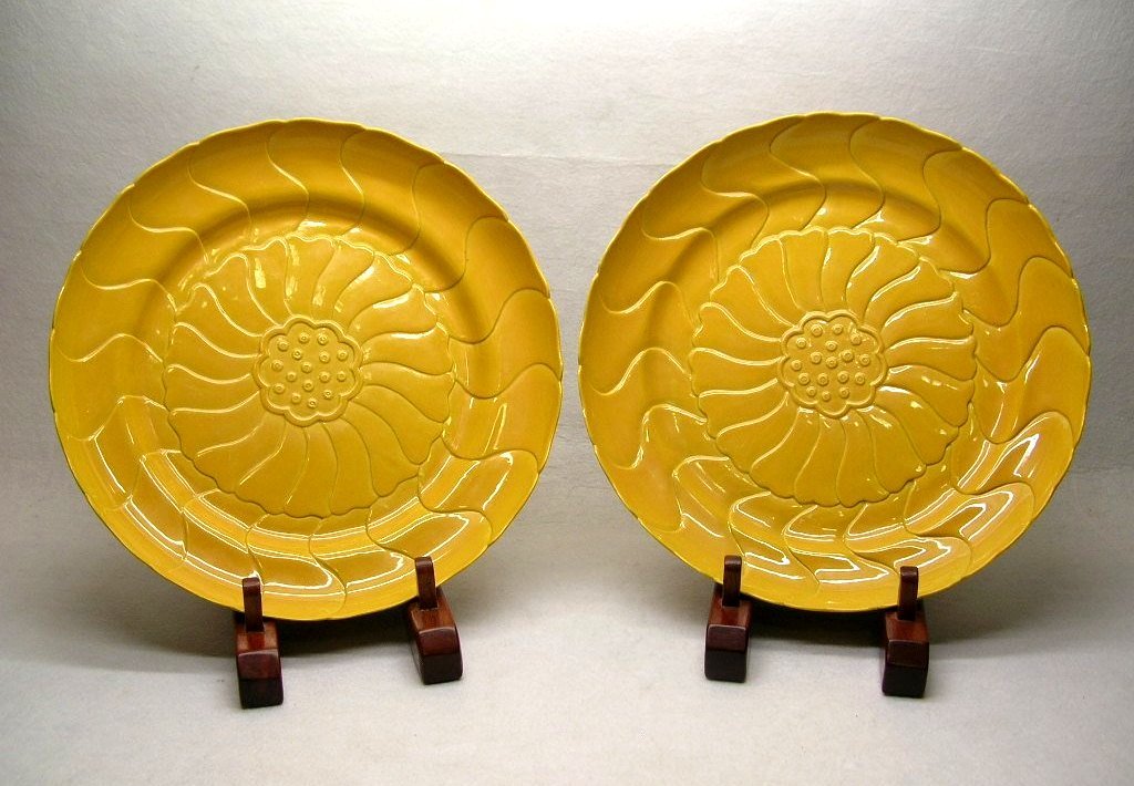Large Pair of Chinese Yellow Lotus Dishes Marked (1 of 10)
