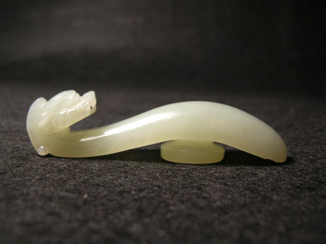 Chinese Carved Pale Celadon Jade Belt Hook Qing Dynasty (1 of 8)