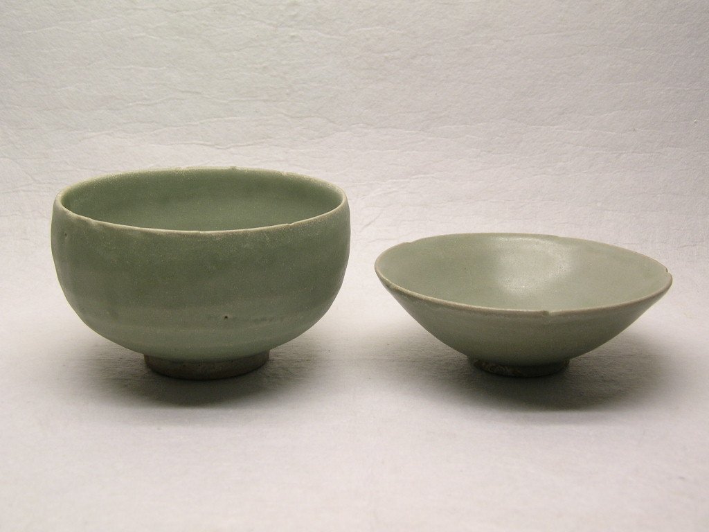 Two Longquan Celadon Bowls Ming Dynasty (1 of 9)