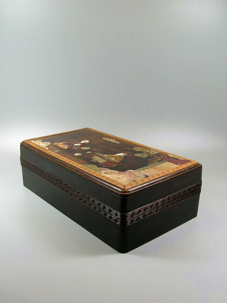 Unusual and Rare Hardstone Embellished Zitan Box (1 of 10)