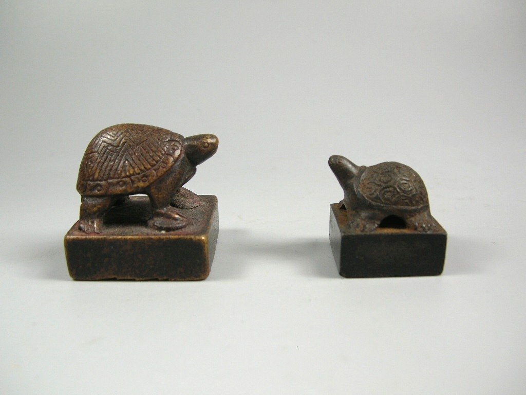Two Han Dynasty Bronze Seals with Turtle Finials (1 of 10)