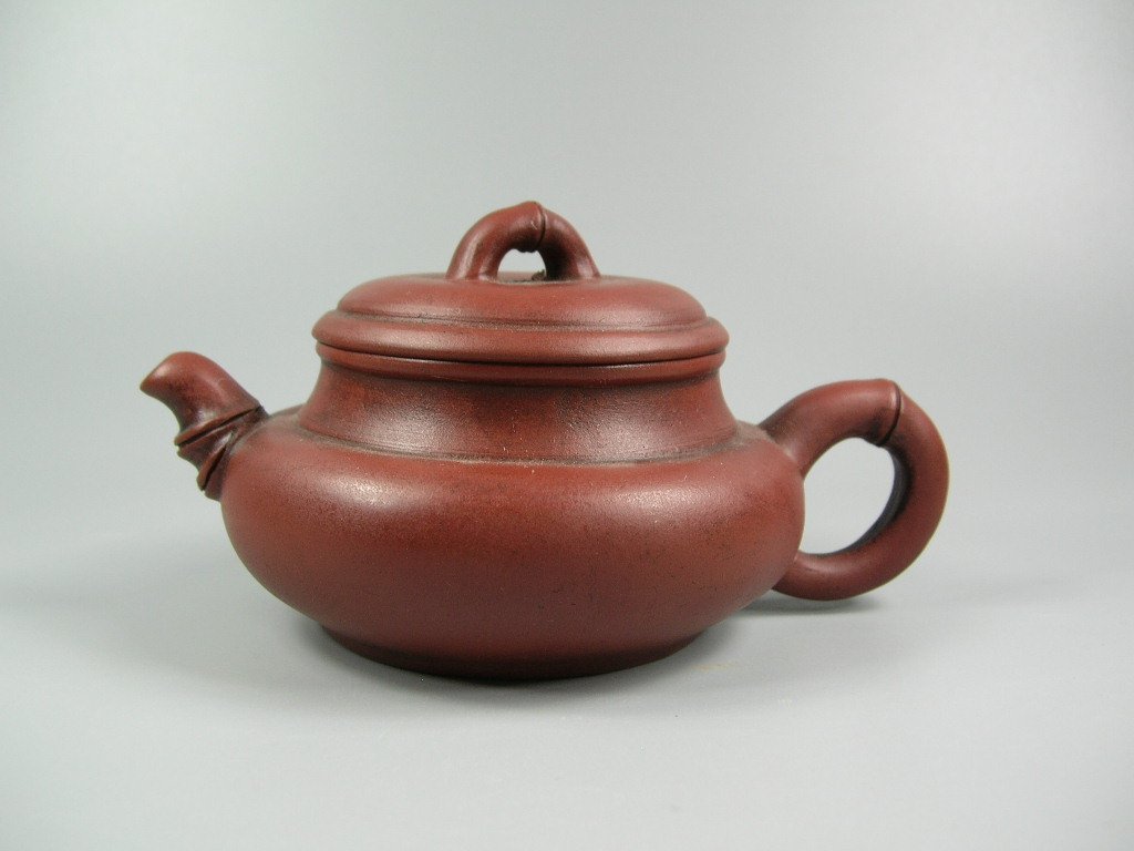 Fine Small Chinese Yixing Teapot Marked (1 of 10)
