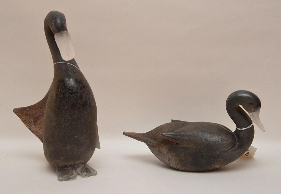 Pair of art glass swans, 13"h and 12"L: Pair of art glass swans, 13"h and 12"L