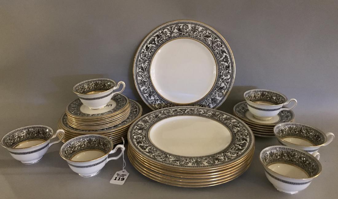 36 Pieces Wedgwood Partial Dinner Service.  8 Dinner (1 of 6)