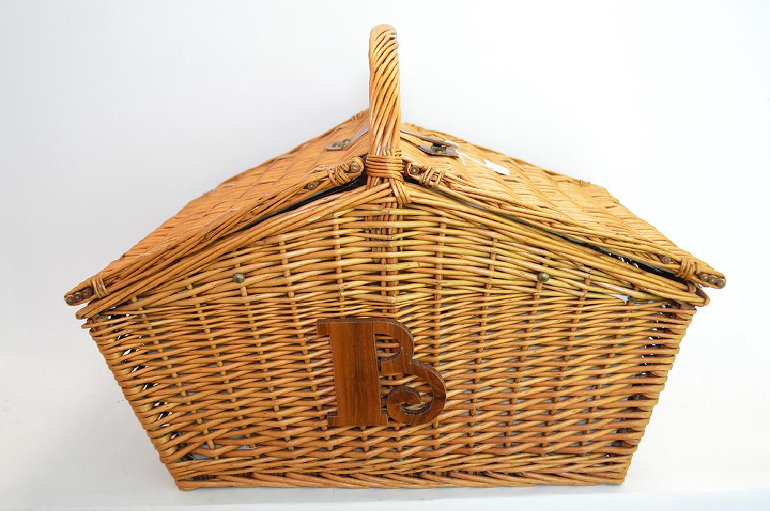 Fabulous Wicker for four persons (1 of 7)
