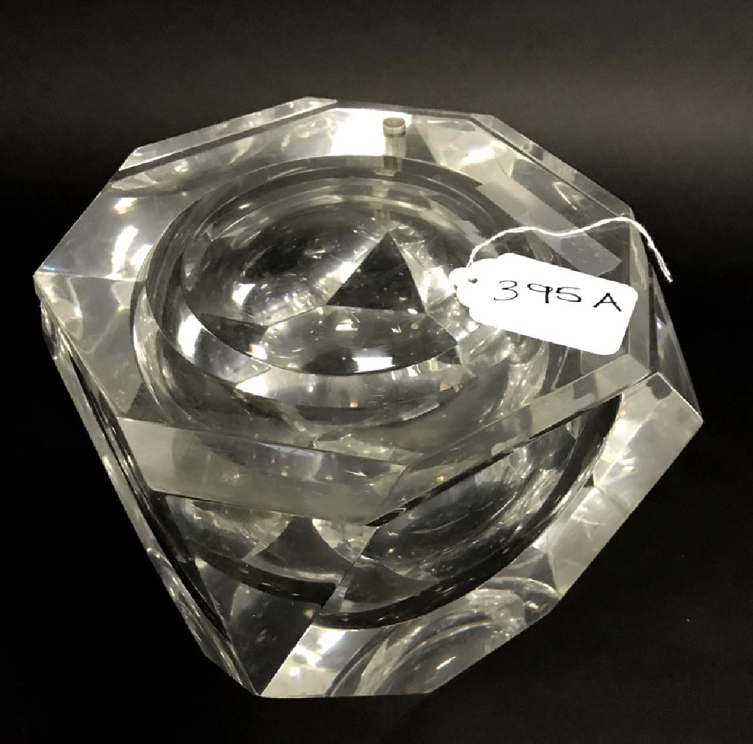 Lucite hinged octagonal form ice bucket (1 of 2)