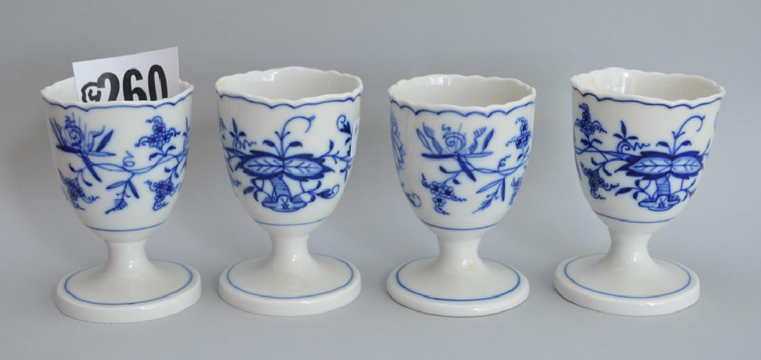 4 Meissen egg cups, 2 1/2h: 4 Meissen egg cups, 2 1/2h