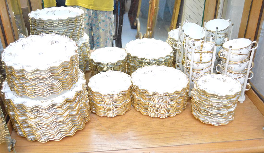 92 Pieces Royal Crown Derby " Royal St. James" (1 of 7)