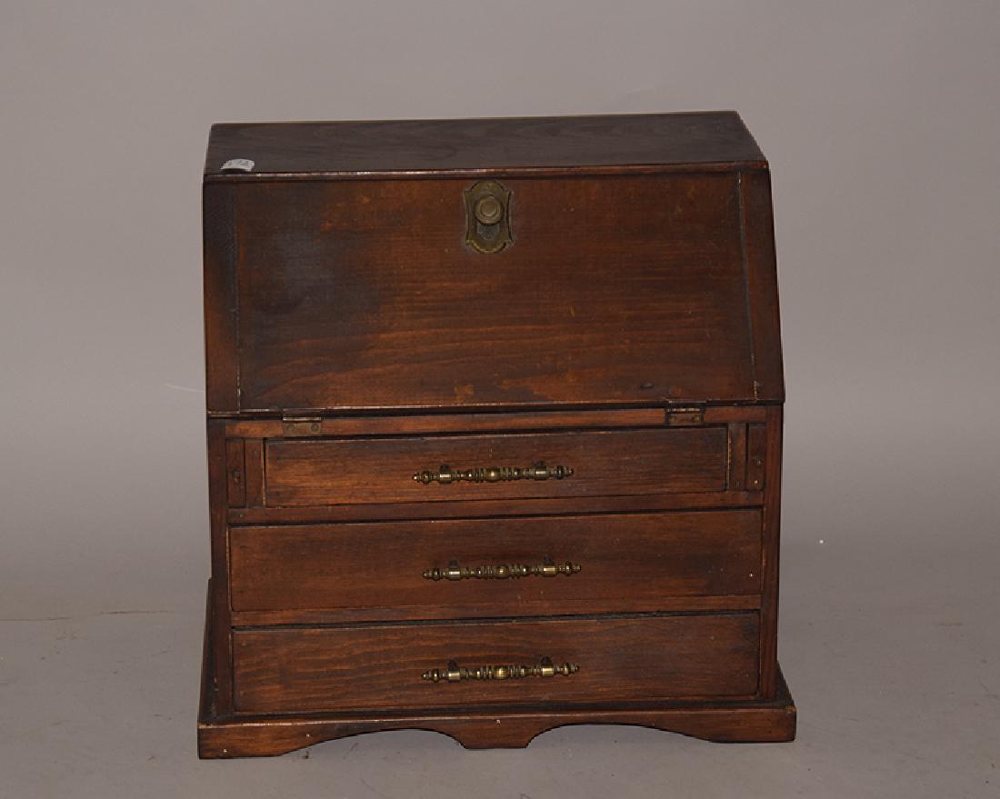 small pine drop desk (1 of 3)