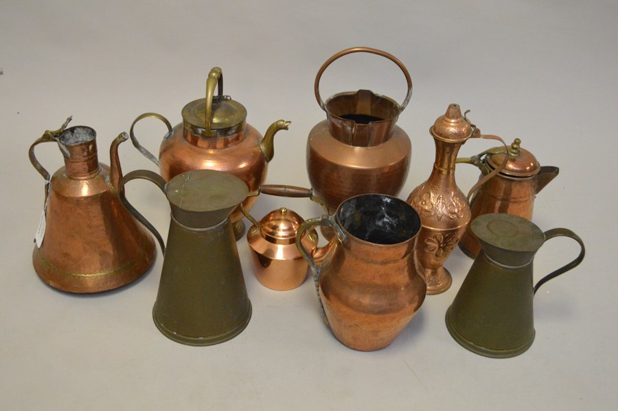 Lot of vintage copper pitchers (1 of 3)