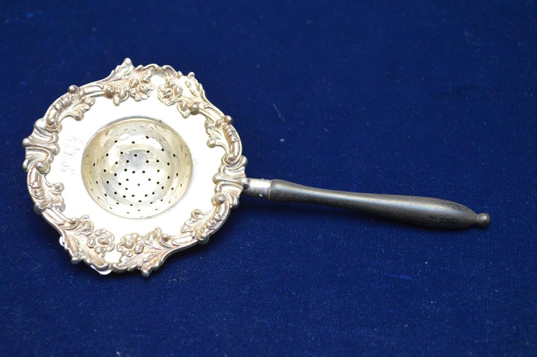 Sterling tea strainer, Theodore Starr, 8"L: Sterling tea strainer, Theodore Starr, 8"L
