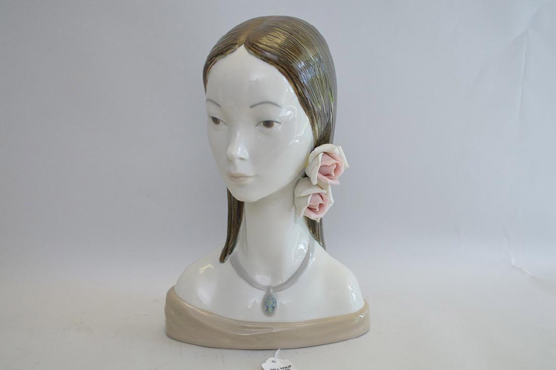Lladro #4668 Young Woman with Roses Bust Sculpture (1 of 4)