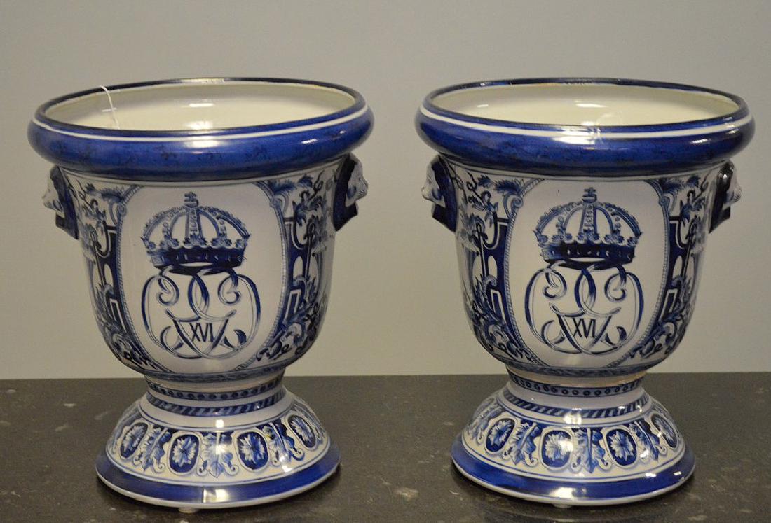 Pair Abigails Blue & White Porcelain Cache Pots. (1 of 5)
