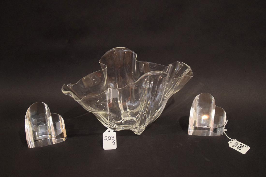 3 STEUBEN GLASS ARTICLES.  1 Steuben Glass Center bowl. (1 of 4)
