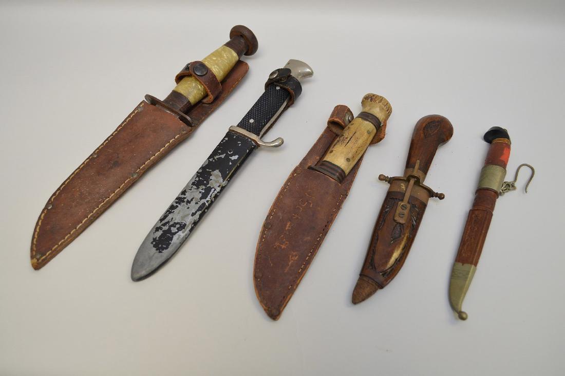 LOT OF FIVE VINTAGE & ANTIQUE KNIVES - Includes: a (1 of 9)