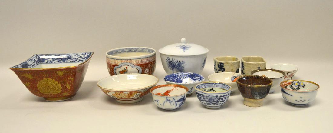 14 JAPANESE PORCEALIN ARTICLES. TEN ANTIQUE JAPANESE (1 of 7)