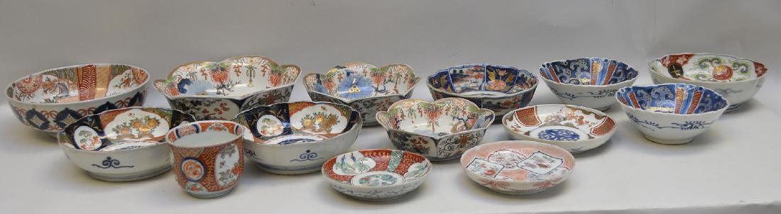 14 JAPANESE IMARI PORCELAIN VESSELS - Includes: three (1 of 7)