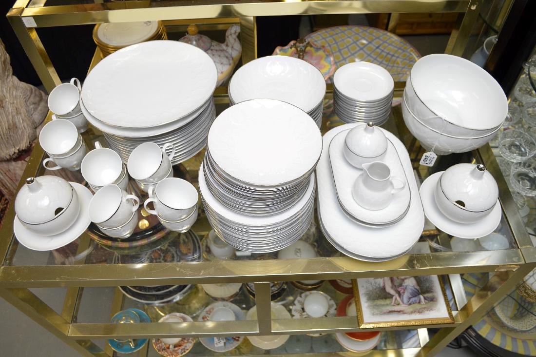 Rosenthal china service, incl; 12 dinner plates, 11 (1 of 4)