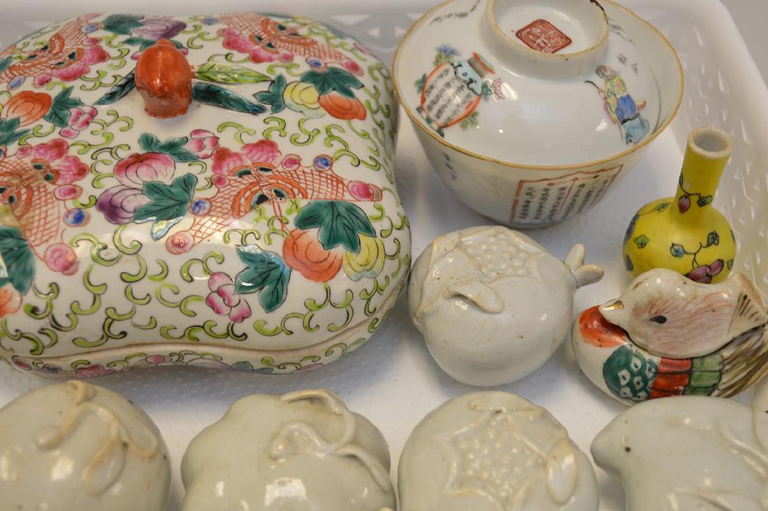 12 CHINESE ARTICLES.  Chinese Porcelain Box Lth. 6 (1 of 8)